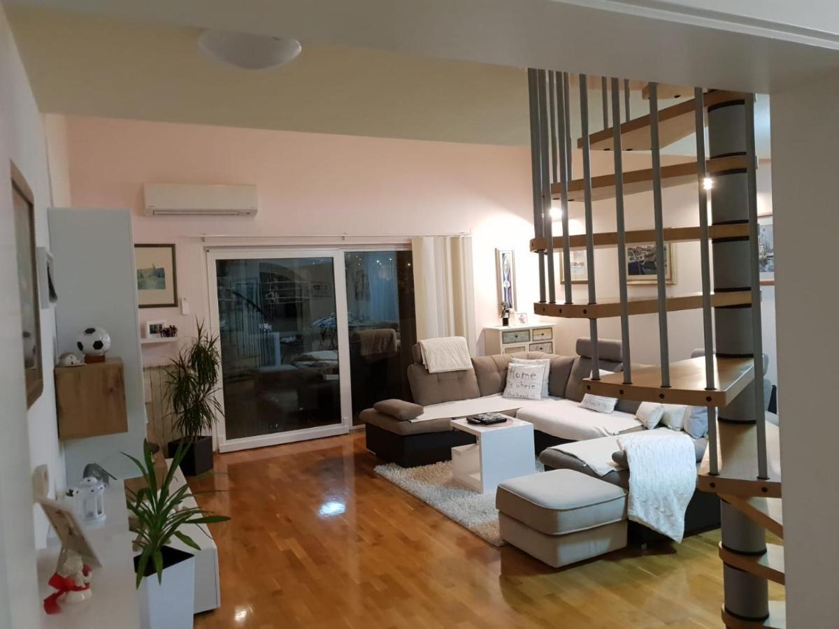 J&m Apartment Split